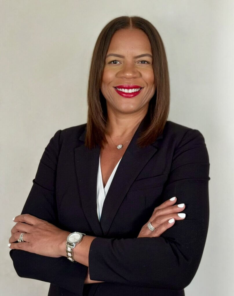 Headshot of Leslie Dauphin